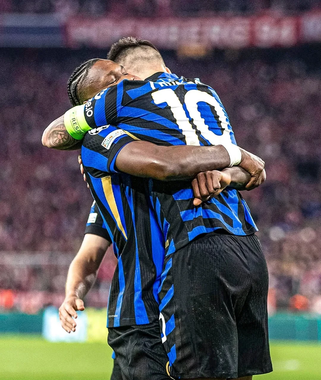 星空体育官网-包含转折点!国际米兰外线爆发,欧篮联集结日攻防权衡,目标明确,轮换策略成焦点的词条