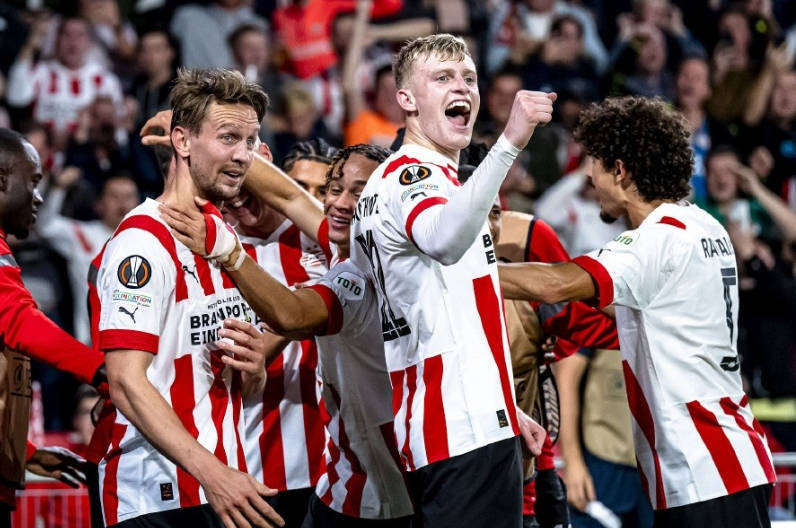 星空体育app-欧联今晨走向成谜，埃因霍温篮板制胜，质疑声仍在，训练强度明显提升(李兰妈妈中文歌词)